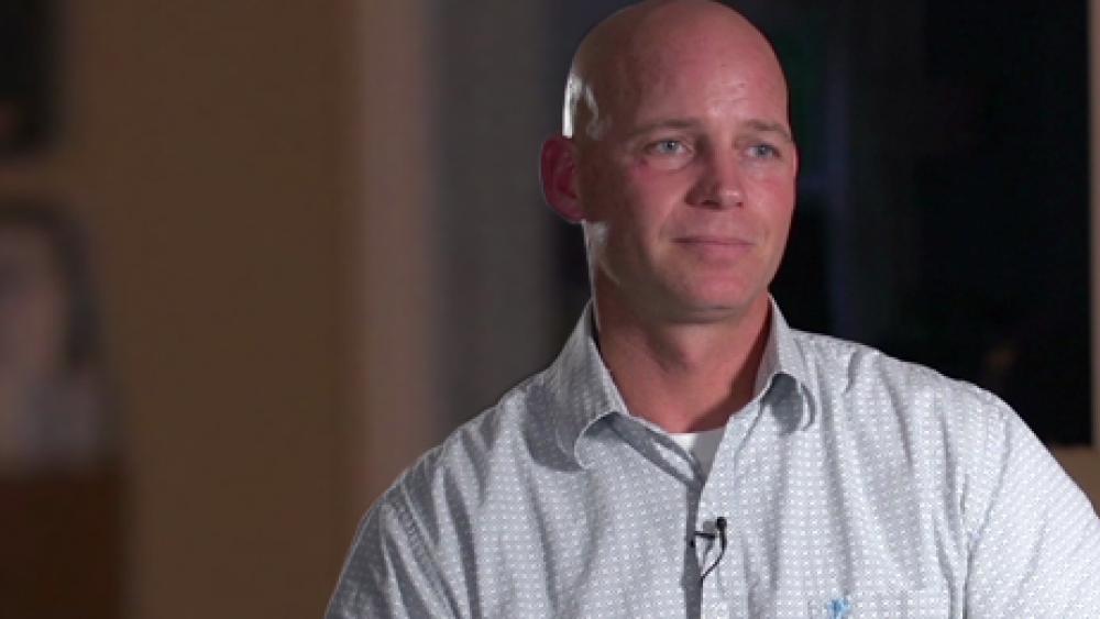 في عام 2007، تعرض ضابط البحرية الخاصة مايك داي لإطلاق 27 رصاصة من قبل أربعة مسلحين من القاعدة وتعرض لشظايا قنبلة، لكنه قتل جميع المسلحين الأربعة وخرج إلى مروحية الإخلاء. تعافى ويعيش مع زوجته وبناته.