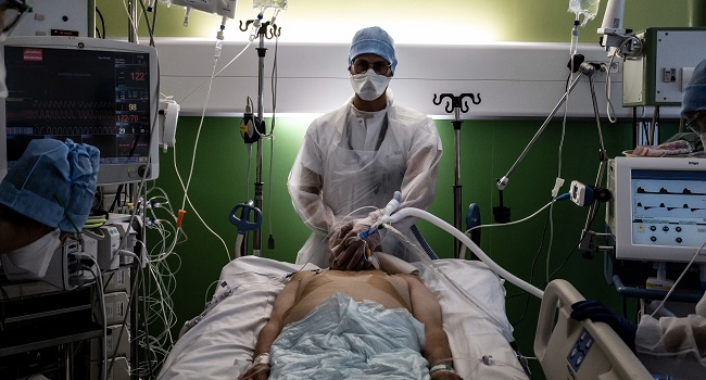 Doctors in Lithuania Removed Over 1 Kilogram of Screws and Nails from a Man’s Stomach. He was Admitted for Abdominal Pain. He Claimed He Started Eating Metal After Quitting Alcohol.