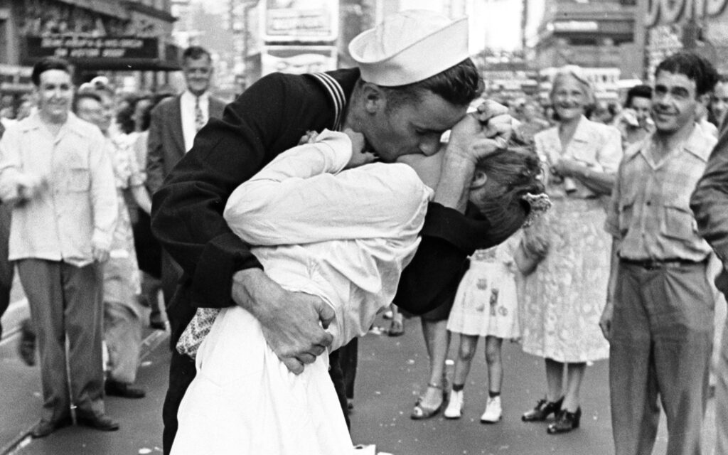 Victory Day Kiss